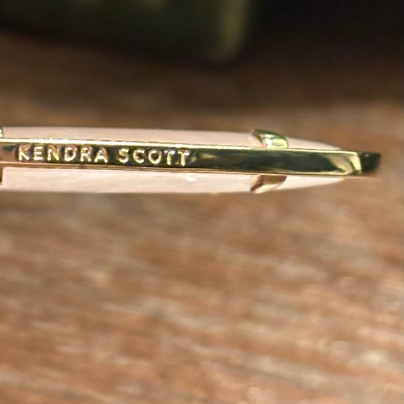kendra scott rose quartz earrings - Picture 3 of 4